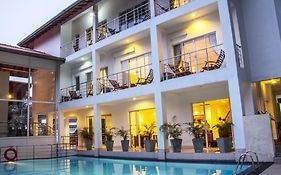 Senani Hotel Kandy 4*